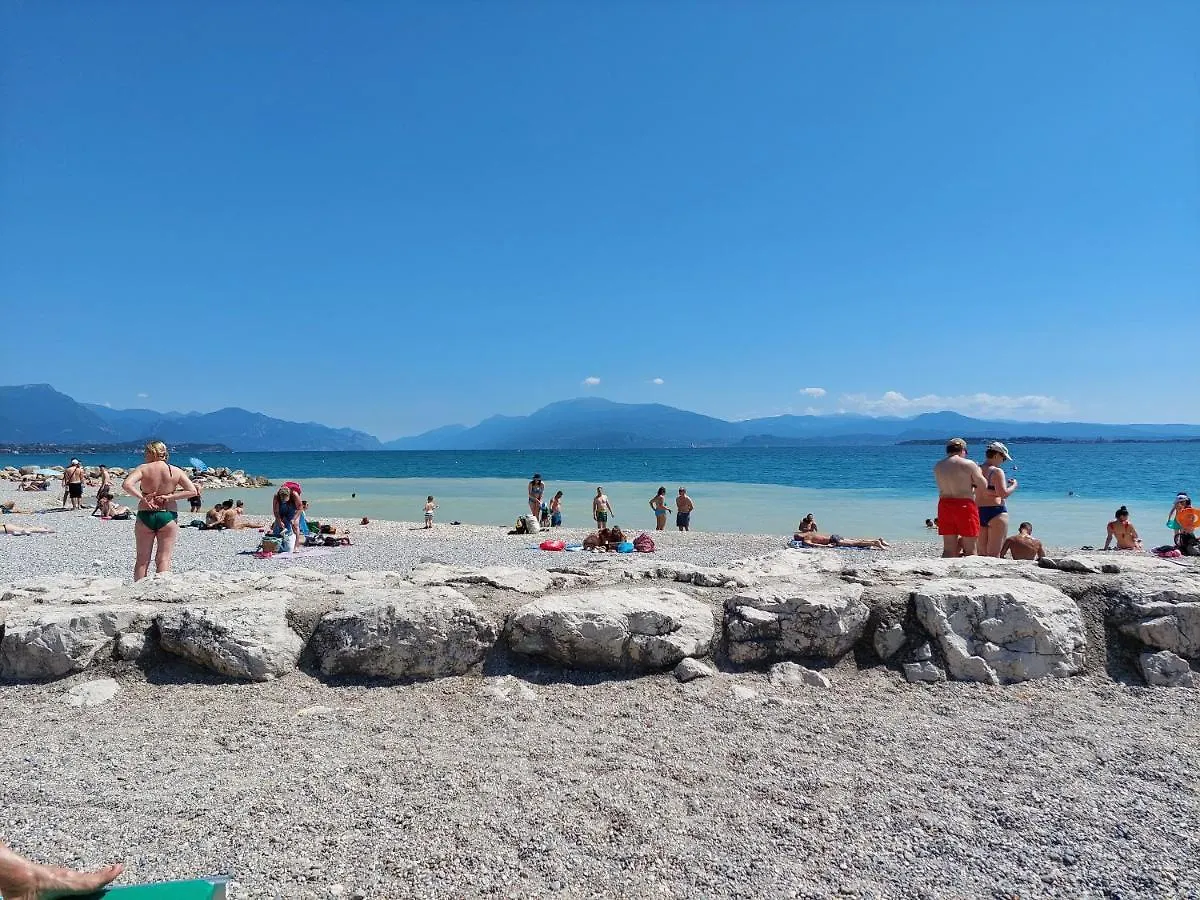Apartment Appartamento Oasi Verde Lago Desenzano del Garda