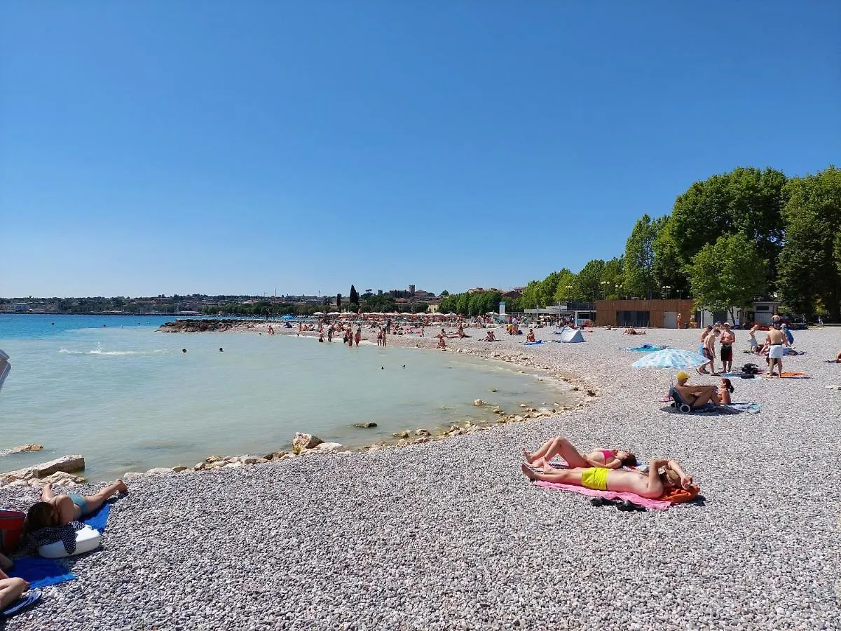 Apartment Appartamento Oasi Verde Lago Desenzano del Garda Italien