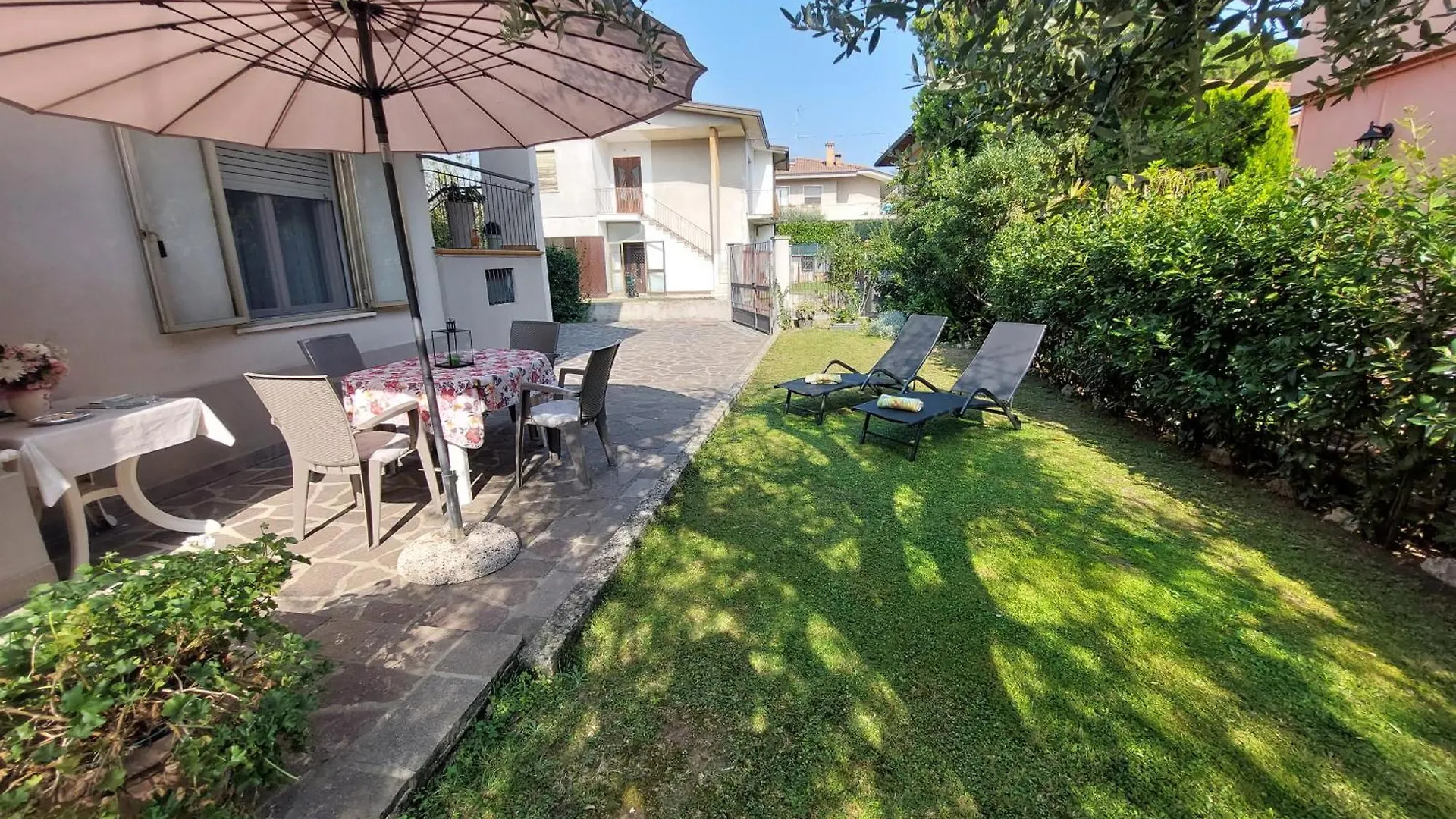 Apartment Appartamento Oasi Verde Lago Desenzano del Garda