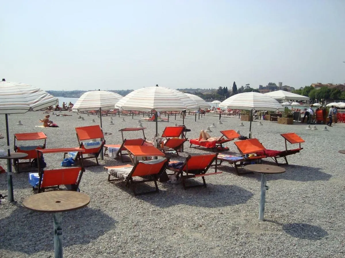 Appartamento Oasi Verde Lago Desenzano del Garda Italy